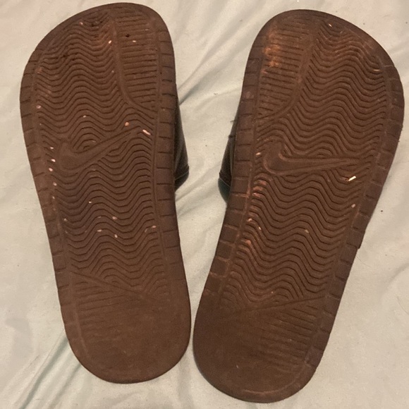 Nike size 5 Slip on slides - Picture 2 of 5